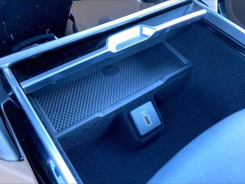 New 2026 Land Rover Range Rover SE image 22