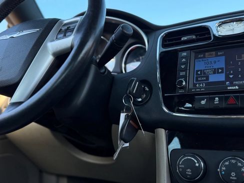 Used 2013 Chrysler 200 Limited FWD image 7