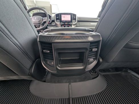 New 2026 RAM 1500 4x4 Crew Cab image 38