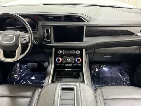 Used 2022 GMC Yukon XL Denali AWD/4WD image 27