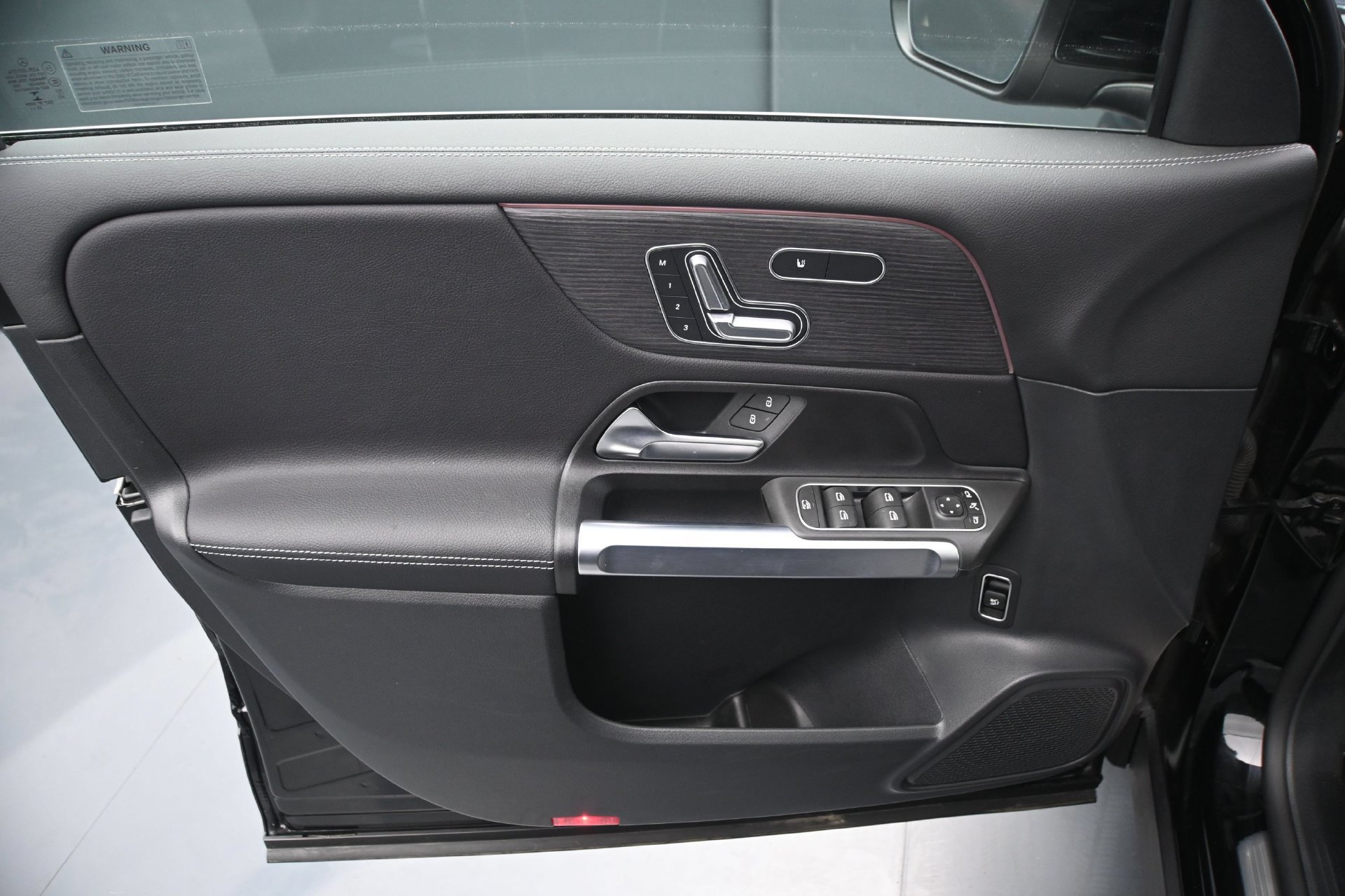 Used 2023 Mercedes-Benz GLB 250 4MATIC image 18