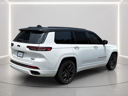 Used 2024 Jeep Grand Cherokee L Summit AWD/4WD image 5