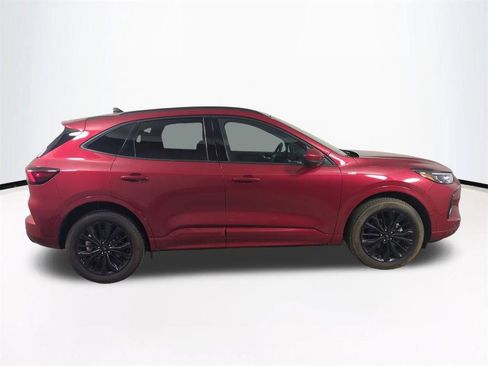 Used 2023 Ford Escape ST-Line Elite image 4