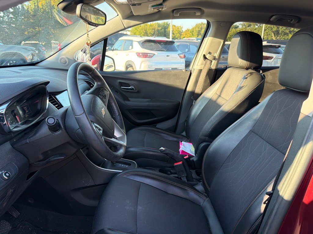 Used 2017 Chevrolet Trax LT w/ LT Convenience Package AWD/4WD image 7