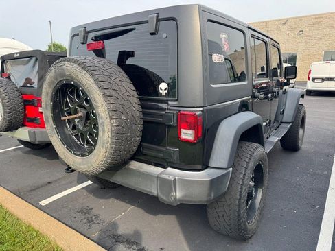 Used 2017 Jeep Wrangler Unlimited Sport w/ Connectivity Group AWD/4WD image 4