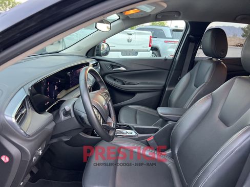 Used 2024 Buick Encore GX Sport Touring image 29