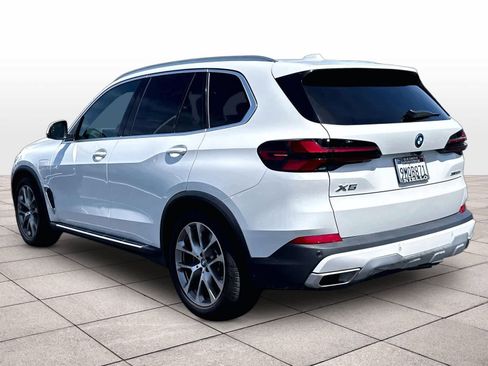 Used 2025 BMW X5 xDrive50e w/ Premium Package AWD/4WD image 7