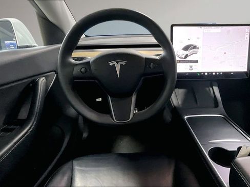 Used 2022 Tesla Model Y Performance AWD/4WD image 9