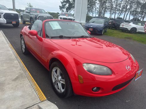 Used 2006 MAZDA MX-5 Miata Touring RWD image 28