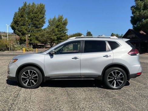 Used 2020 Nissan Rogue SL w/ Premium Package image 3