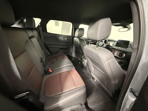 Used 2025 Chevrolet Blazer RS FWD image 28