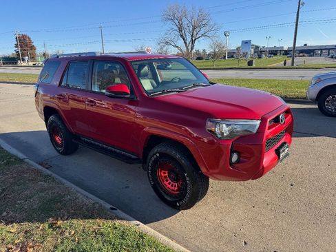 Used 2018 Toyota 4Runner SR5 Premium image 7