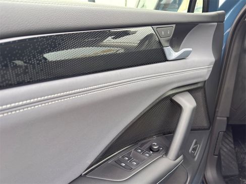 New 2026 Volkswagen Tiguan SE image 14