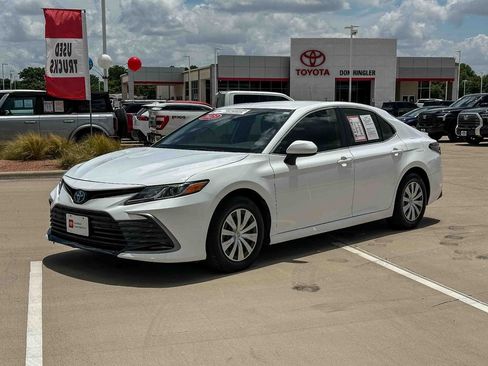 Used 2023 Toyota Camry LE FWD image 7