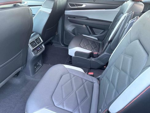 New 2026 Volkswagen Atlas Peak Edition image 14