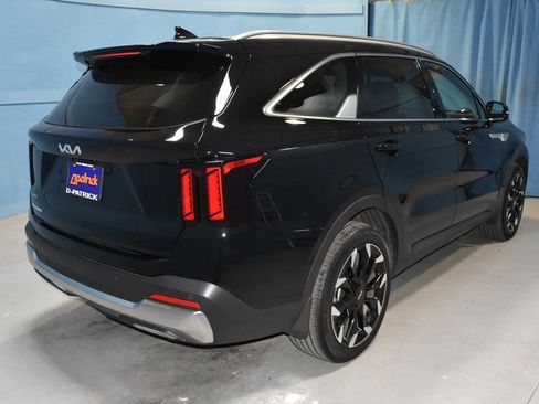 Used 2025 Kia Sorento EX FWD image 31