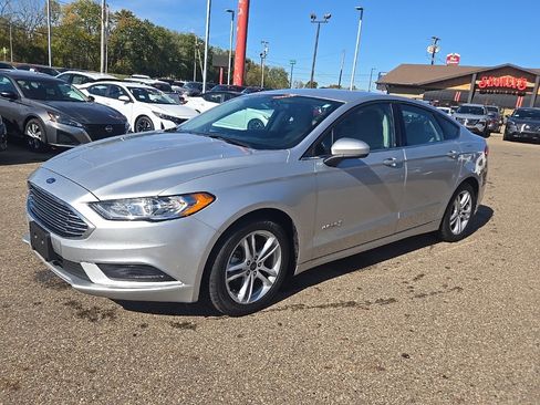Used 2018 Ford Fusion S image 3
