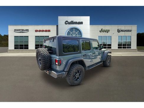 Used 2024 Jeep Wrangler Unlimited Sport AWD/4WD image 3