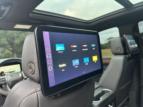 Used 2025 GMC Yukon Denali w/ Denali Reserve Package image 22