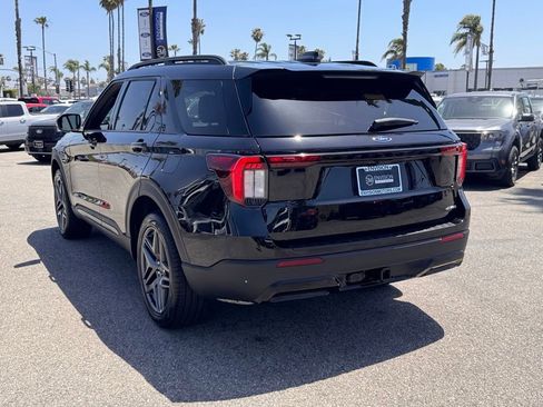 Certified 2025 Ford Explorer ST-Line w/ ST-Line Street Pack AWD/4WD image 10