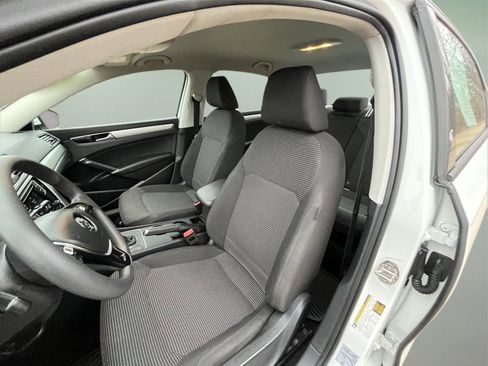 Used 2018 Volkswagen Passat 2.0T S image 12