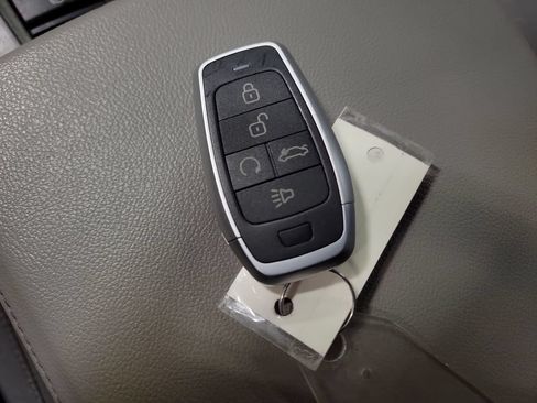 Used 2019 Honda Accord Hybrid image 18