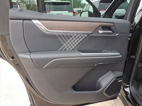 New 2026 GMC Acadia Denali w/ Super Cruise Package image 17