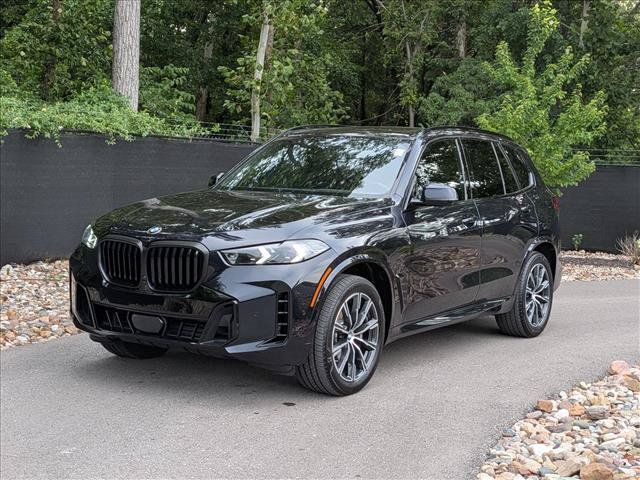 Used 2025 BMW X5 xDrive40i w/ M Sport Package AWD/4WD image 1