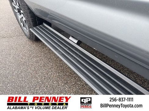 Used 2024 GMC Yukon XL AT4 w/ AT4 Premium Plus Package image 15