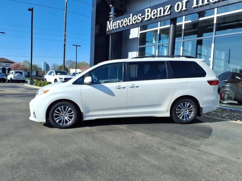 Used 2019 Toyota Sienna XLE Premium image 3