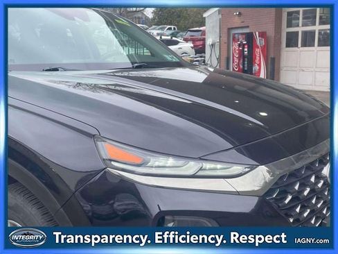 Used 2019 Hyundai Santa Fe SE image 9