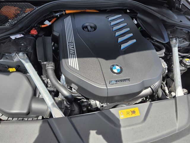 Used 2022 BMW 745e xDrive w/ M Sport Package AWD/4WD image 20