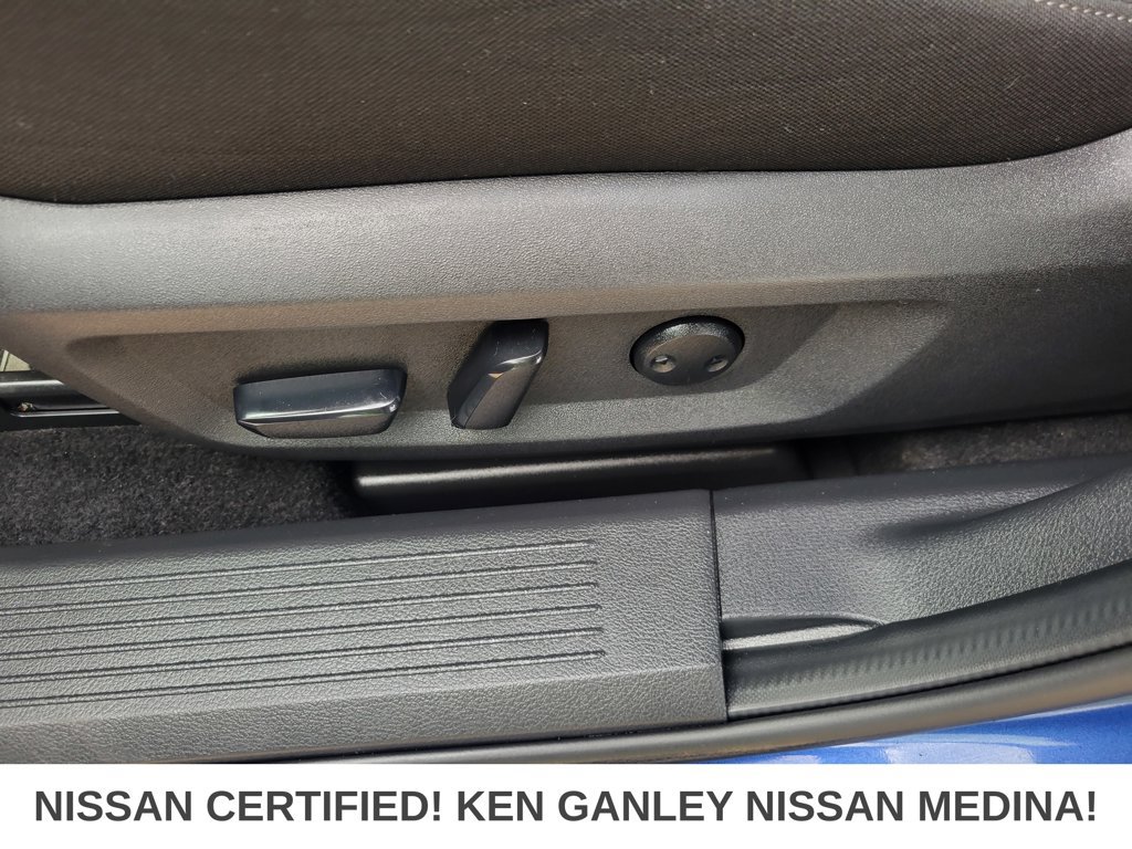 Certified 2023 Nissan Rogue SV AWD/4WD image 35