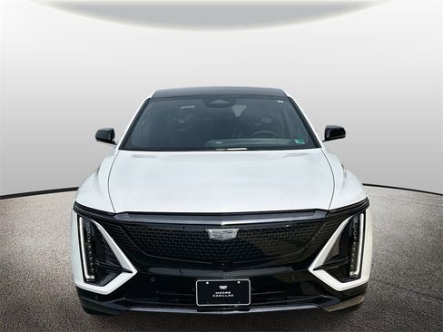 New 2025 Cadillac Lyriq Sport image 6