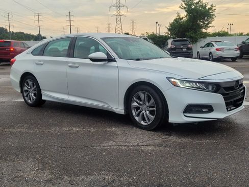 Used 2018 Honda Accord LX image 12