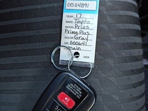 Used 2017 Toyota Prius Prime Plus FWD image 25