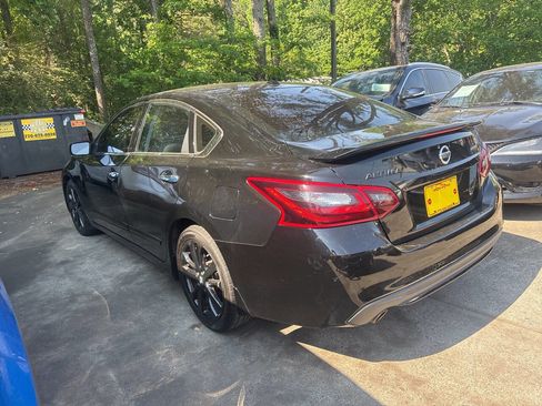 Used 2018 Nissan Altima 2.5 SR w/ SR Midnight Edition FWD image 10