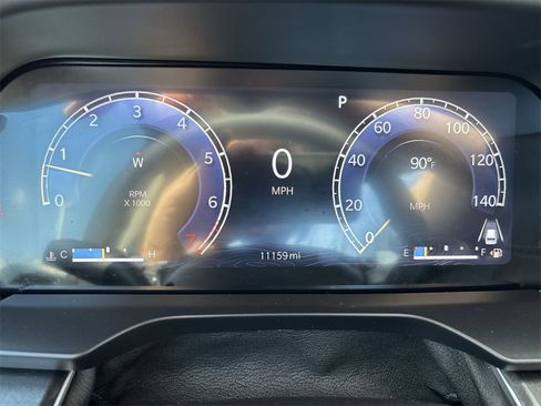 Used 2023 Jeep Grand Cherokee Laredo image 21