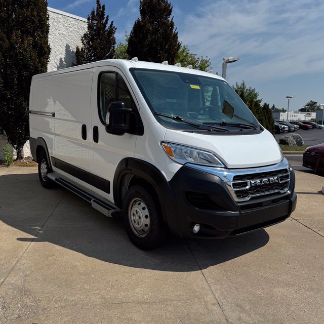 Used 2025 RAM ProMaster 2500 w/ U-Haul Equipment Group FWD image 8