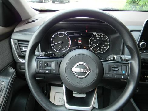Used 2023 Nissan Rogue SV AWD/4WD image 11