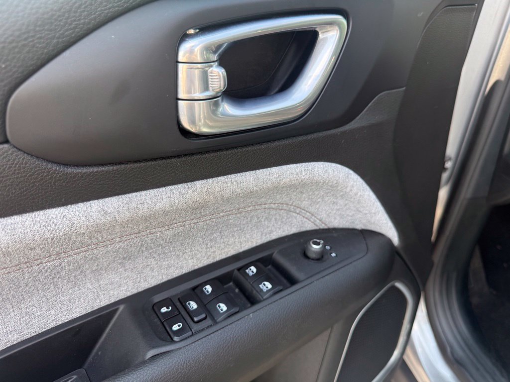 Certified 2024 Jeep Compass Latitude AWD/4WD image 12