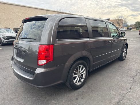 Used 2014 Dodge Grand Caravan SE image 11