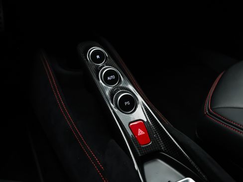 Used 2021 Ferrari F8 Tributo RWD image 42