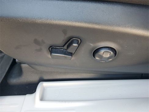 Used 2023 Chrysler Pacifica Limited image 22