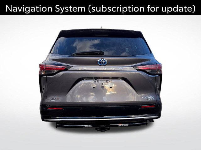 Used 2024 Toyota Sienna Platinum AWD/4WD image 4