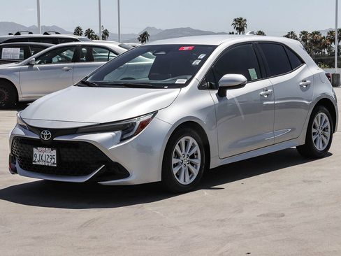 Certified 2024 Toyota Corolla SE w/ SE Package FWD image 3