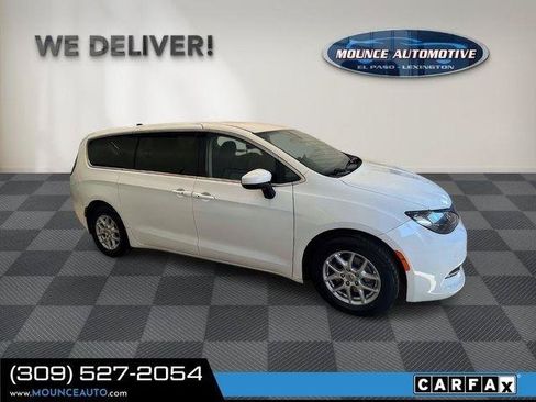 Used 2022 Chrysler Voyager LX FWD image 4