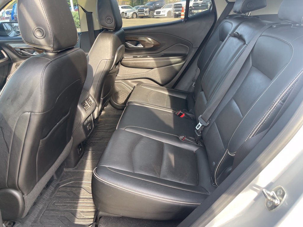 Used 2020 GMC Terrain Denali w/ Denali Premium Package AWD/4WD image 7