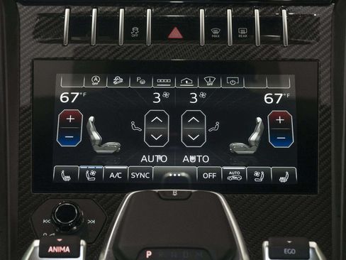 Used 2024 Lamborghini Urus Performante AWD/4WD image 44