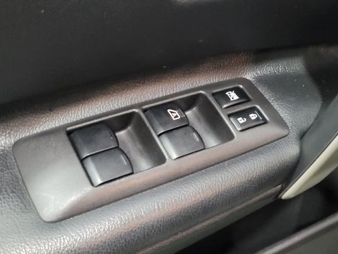Used 2014 Nissan Rogue S w/ Convenience Package AWD/4WD image 27
